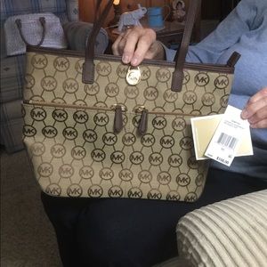 New Michael Kors Kempton tote 👜